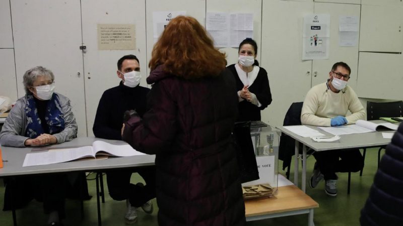 انطلاق الانتخابات البلدية بفرنسا بعد تأجيلها لسبب جائحة كورونا