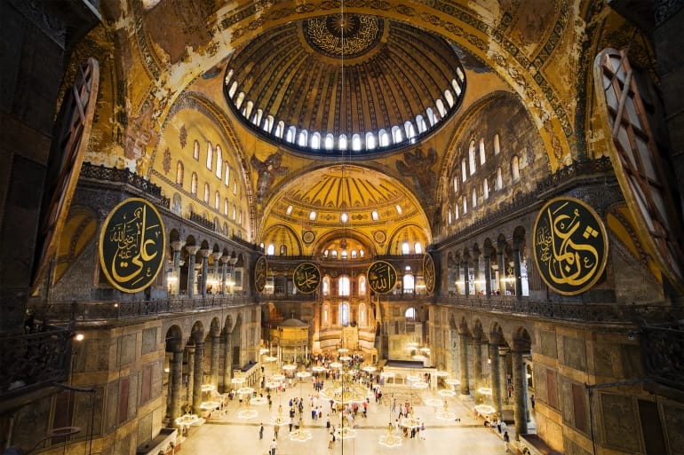 لماذا حولتم آيا صوفيا إلى جامع؟ الرئيس التركي يستعرض تاريخ إسطنبول معتبرا الفاتح إمبراطورا رومانيا