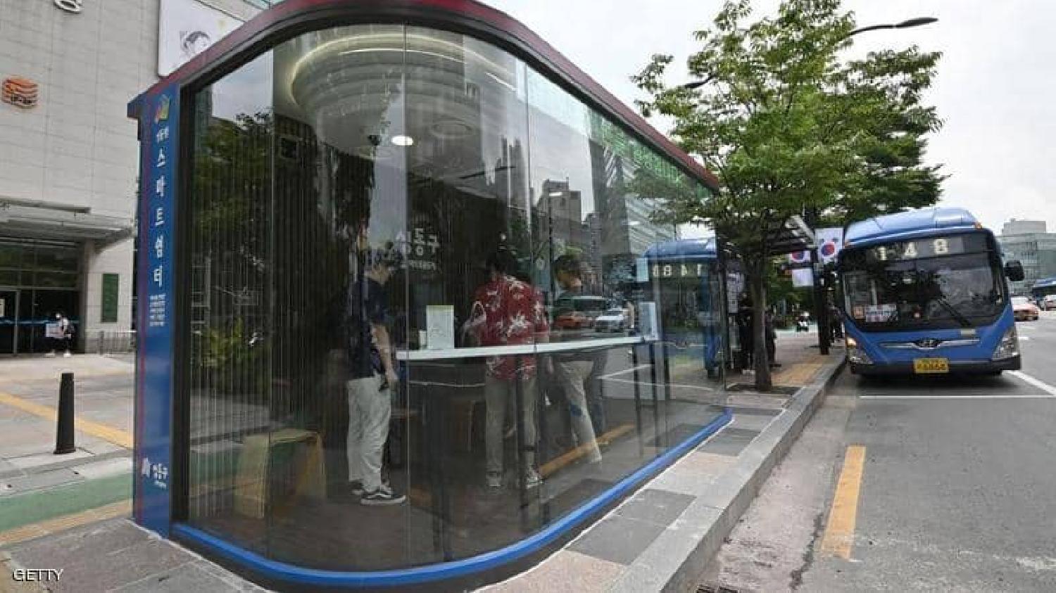 موقف حافلات ‘ذكي’ في كوريا الجنوبية يحمي من كورونا