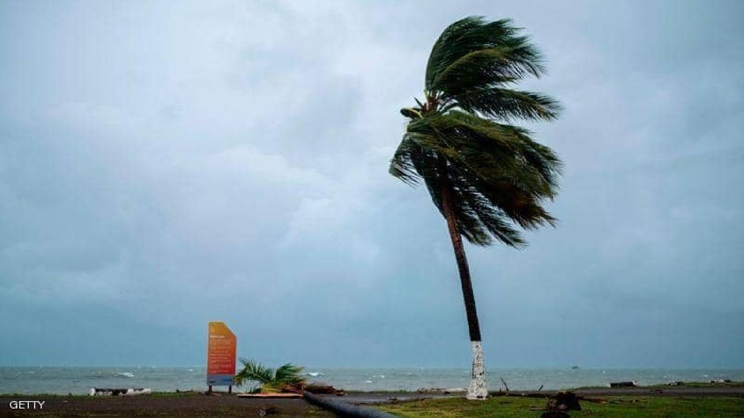 الإعصار ‘لورا’ يشتد ويهدد السواحل الأميركية