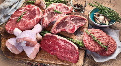 لحم البقر أم الدجاج.. أيهما أفضل لصحة الإنسان؟