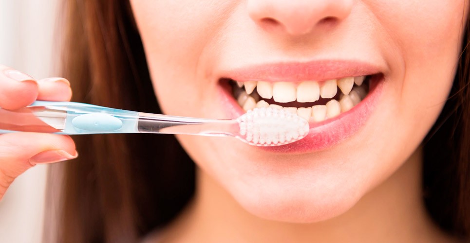 التكاسل عن غسل الأسنان.. دراسة تكشف « عواقب وخيمة »