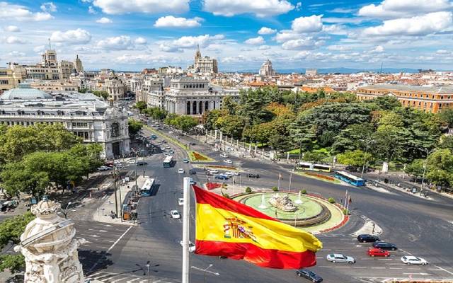 اسبانيا تعتمد مشروع تجريبي يسنح بتطبيق نظام العمل لمدة 4 أيام في الأسبوع بدلا من 5
