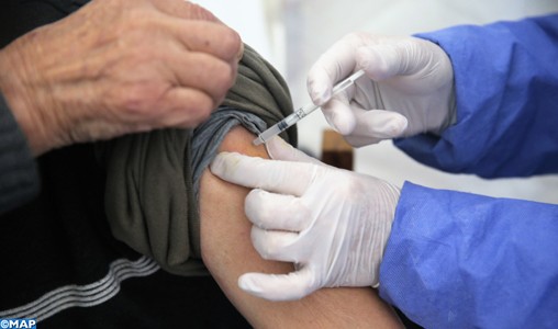 وزارة الصحة توقف عملية إعطاء الجرعات الأولى من اللقاحات
