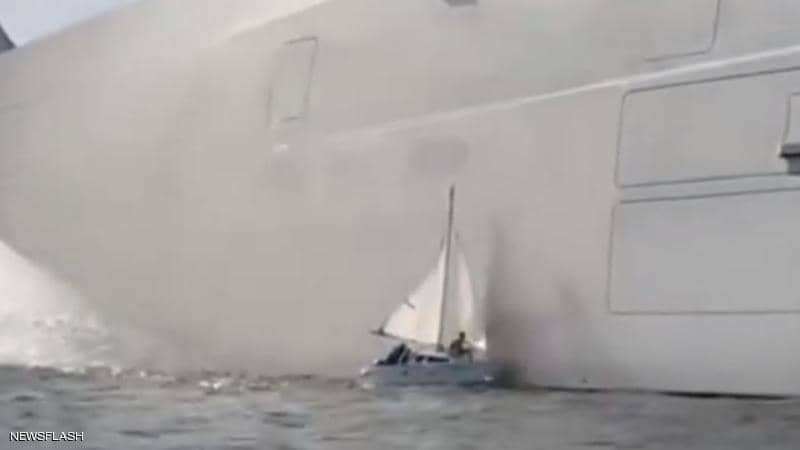 فيديو.. قارب صغير يصطدم بيخت ملياردير روسي