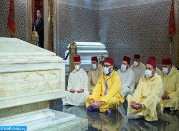 الملك محمد السادس يترحم على روح جلالة المغفور له الملك محمد الخامس