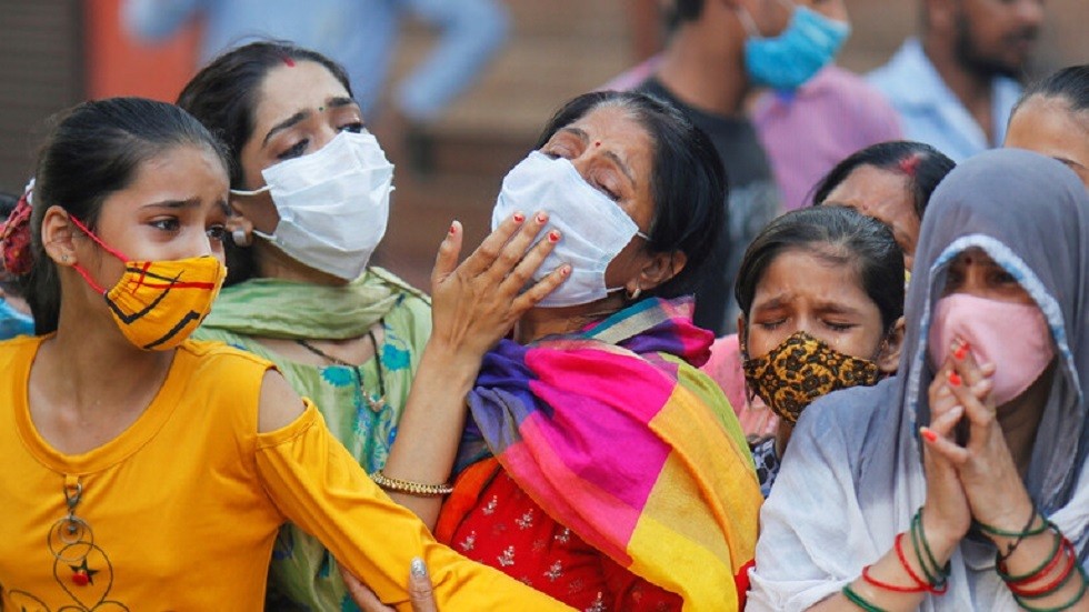 تسجيل أكثر من 400 ألف إصابة جديدة بكورونا خلال الساعات الـ24 الماضية بالهند