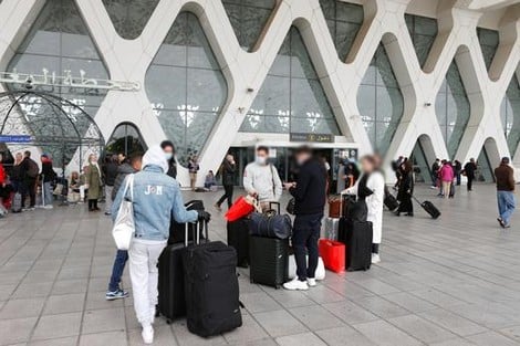 السلطات المغربية تقرر استئناف الرحلات الجوية من وإلى المملكة ابتداء من يوم الثلاثاء 15 يونيو 2021. وستتم هذه الرحلات في إطار تراخيص استثنائية وهذه هي التفاصيل