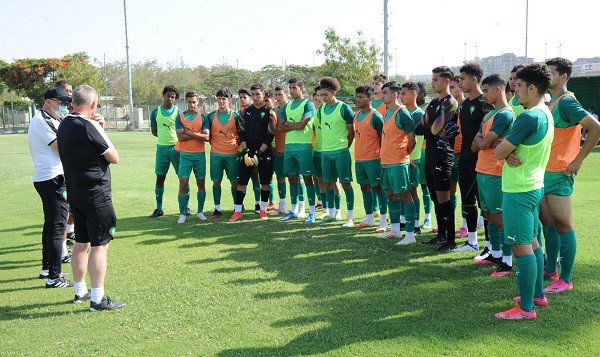 المنتخب المغربي للشبان يحل بالقاهرة للمشاركة في البطولة العربية