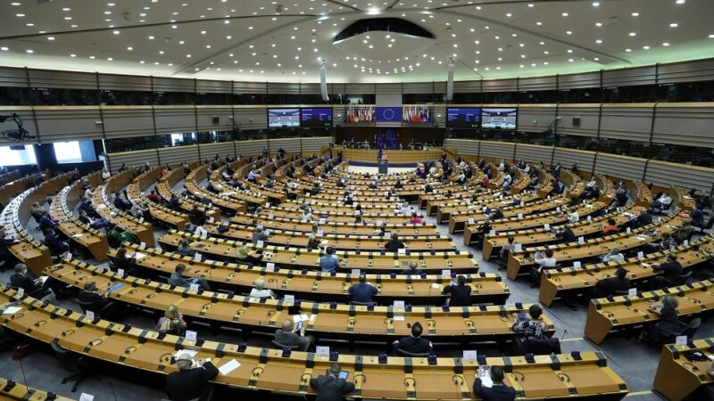 البرلمان العربي يؤكد تضامنه مع المملكة المغربية، ويدعو البرلمان الأوروبي إلى عدم إقحام نفسه في أزمة ثنائية يمكن حلها بالحوار