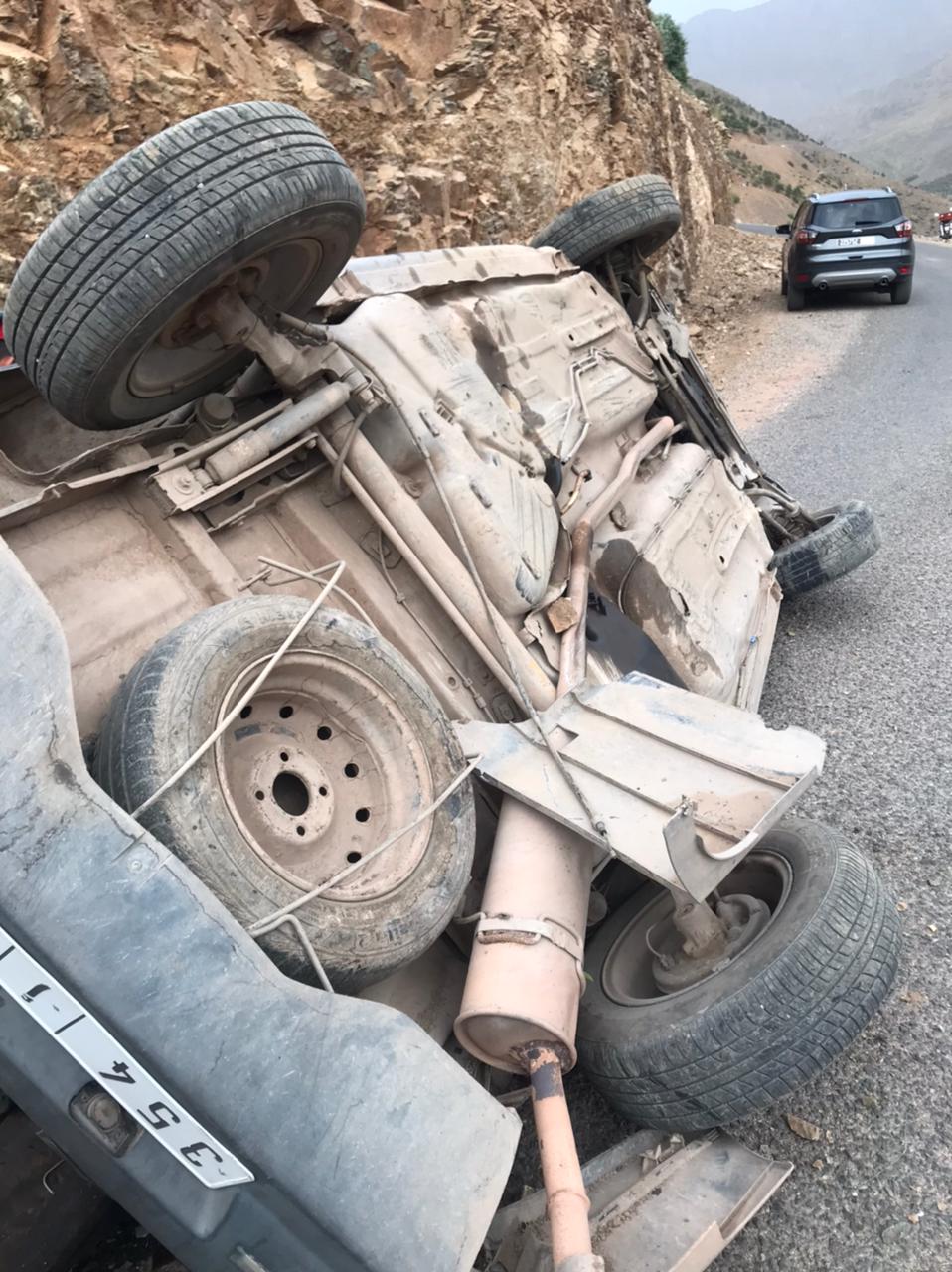 قتيل وجرحى في حادث انقلاب سيارة في عمق الجبل بالحوز