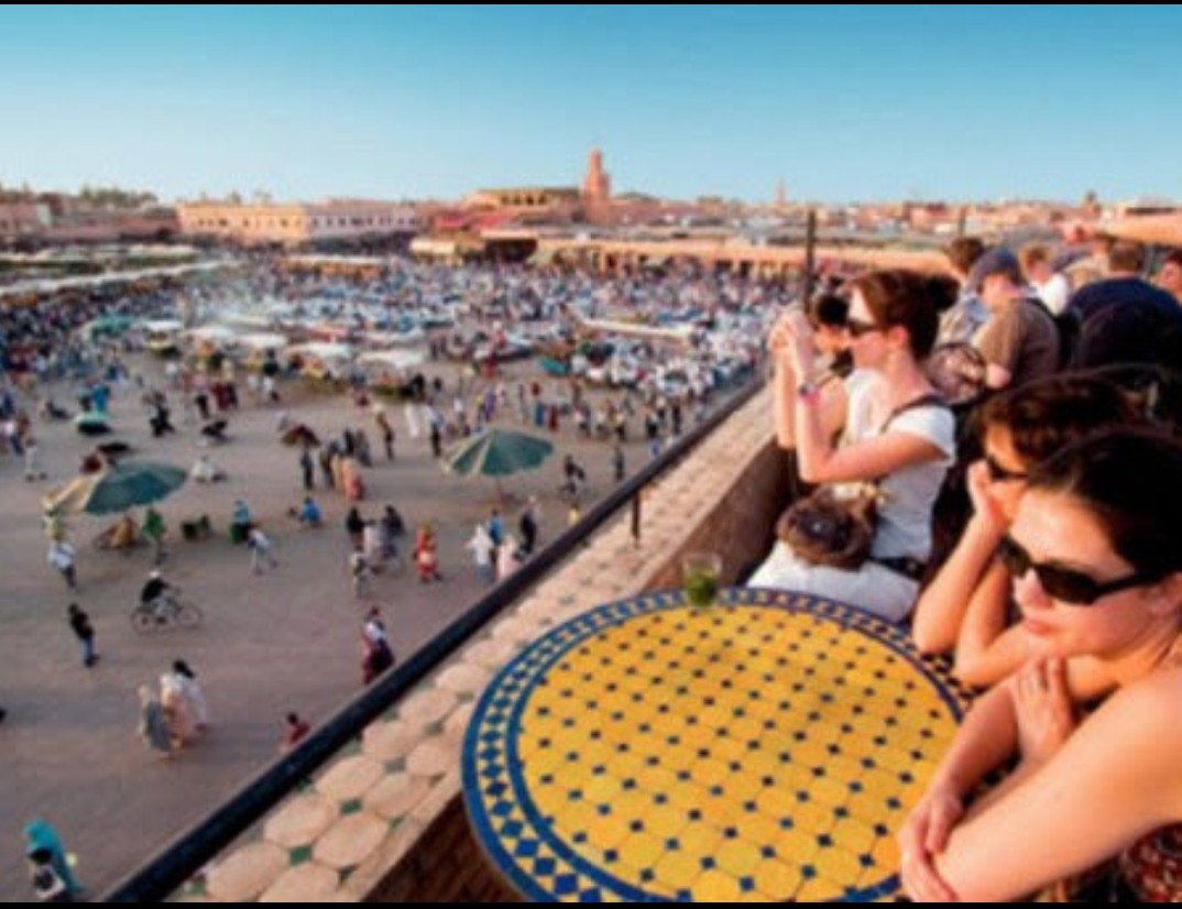 سياح فرنسيون يضطرون إلى إلغاء رحلاتهم صوب مراكش