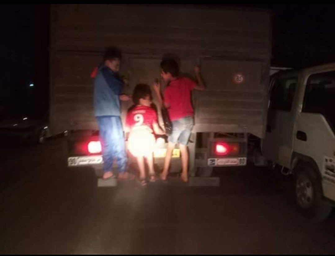 ظاهرة تسلق الشاحنات بأبواب مراكش ترسل طفلا في حالة خطيرة إلى المستعجلات