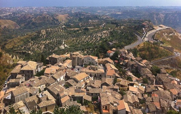 ايطاليا تختار القرى الثلاث التي ستمثلها في المسابقة النهائية بمراكش لأفضل قرية سياحية في العالم