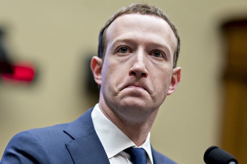 بسبب تعطل بعض تطبيقات فيسبوك…ثروة مارك زوكربيرغ يفقد حوالي 7 مليارات دولار