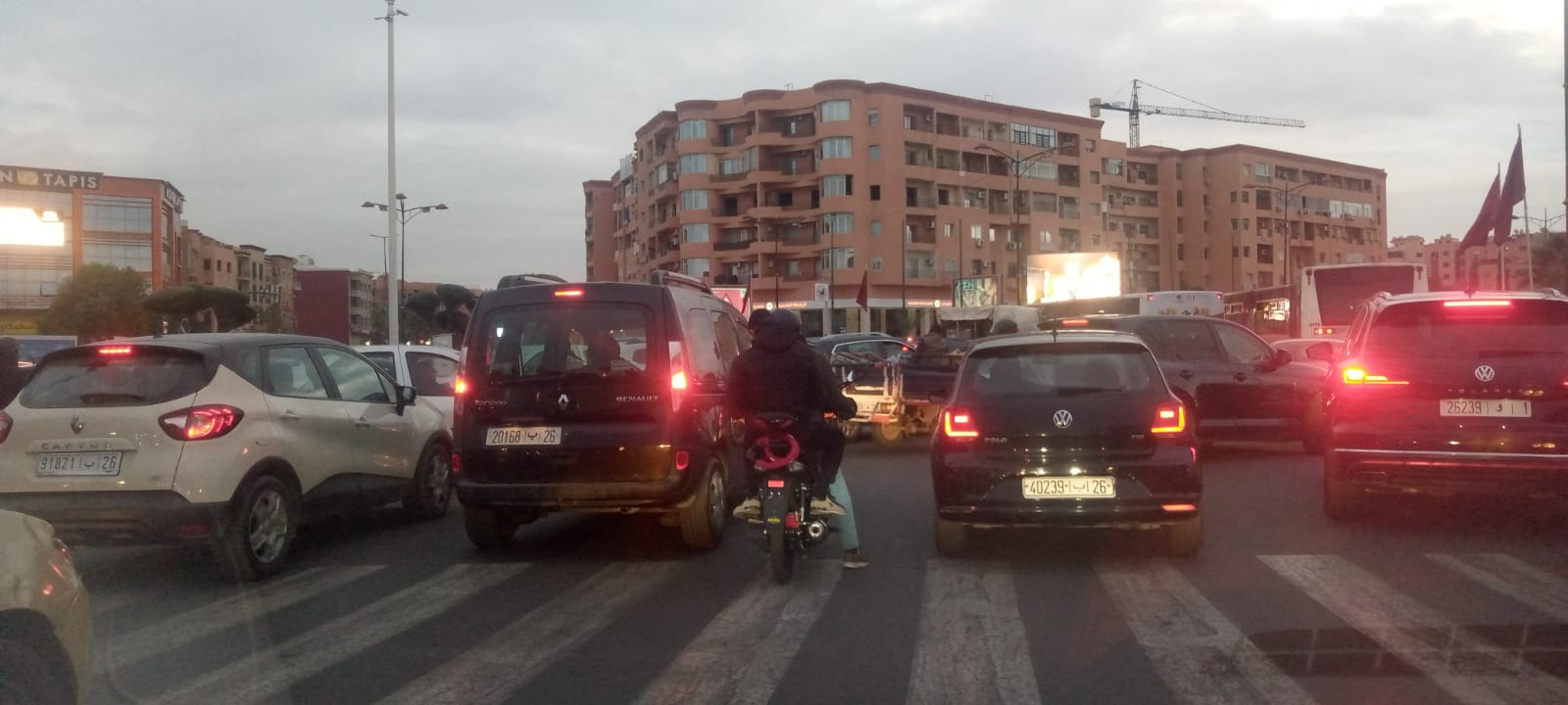 إختناق مروري على مستوى الطريق الوطنية رقم 9 يعرقل حركة السير بمدخل مدينة مراكش