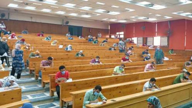 » أوميكرون » يلزم وزارة التعليم العالي بإعتماد الإمتحانات عن بعد