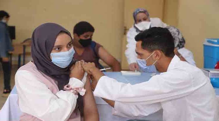 وحدة طبية متنقلة لتطعيم المواطنين ضد فيروس كورونا بإقليم الرحامنة