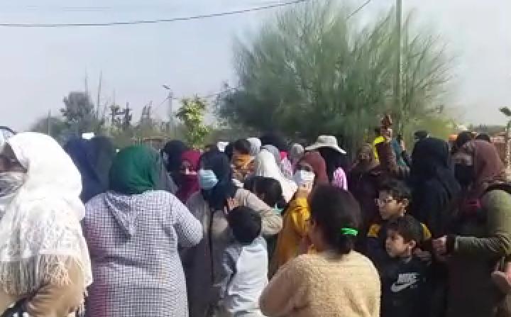 نساء دوار السلطان تخرجن للاحتجاج بسبب انقطاع الماء..ورئيس الجمعية المسؤولة يوضح