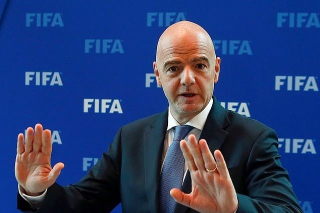 « الفيفا » تحذر حكم مباراة المغرب والكونغو وتدعوه لإدارة اللقاء بنزاهة