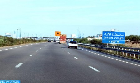 على مشارف العطلة المدرسية: الشركة الوطنية للطرق السيارة بالمغرب تدعو زبناءها إلى تنظيم تنقلاتهم قبل السفر