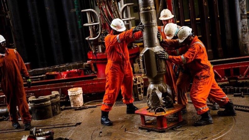 شركة بريطانية تعلن  اكتشاف  مليار برميل من النفط بسواحل أكادير