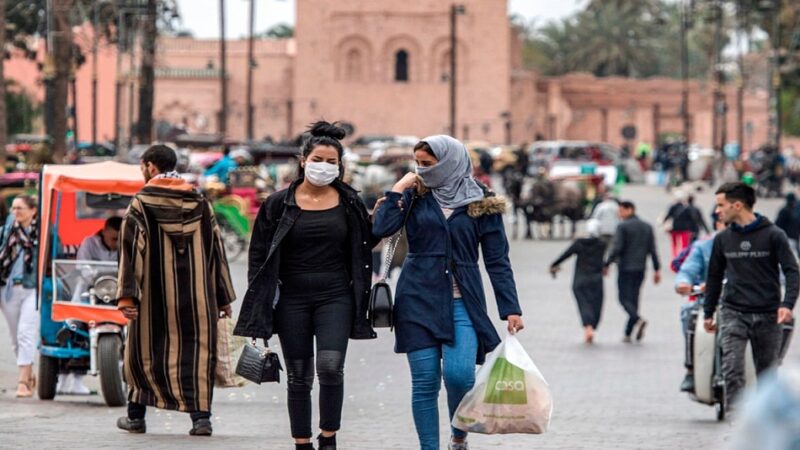 مديرية الصحة بمراكش تدعو المواطنين إلى الالتزام بالتدابير الاحترازية وأخذ الجرعة المعززة من اللقاح