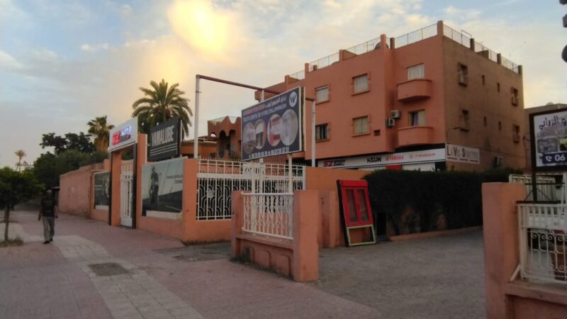 شارع الأمير مولاي عبد الله وصمة على جبين مراكش ونموذج صارخ لاحتلال الملك وللترامي