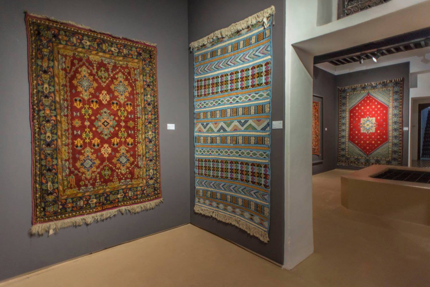 متحف دار سي سعيد بمراكش يفتح أبوابه للمنسوجات الصربية