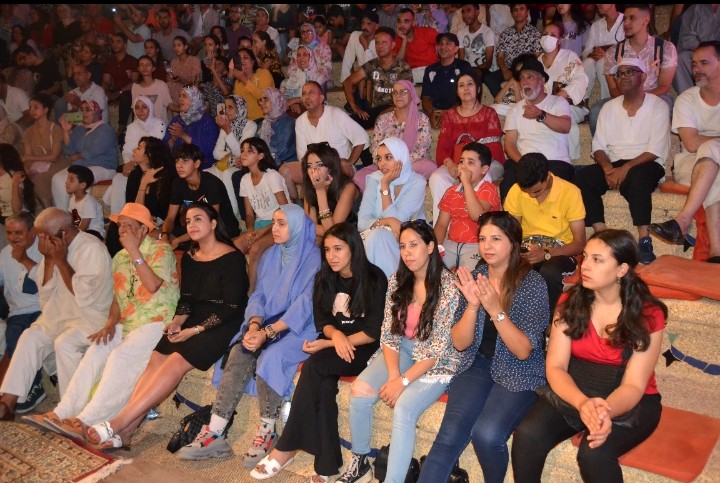 المهرجان الغيواني بمراكش يشتم الجمهور في حفله الختامي