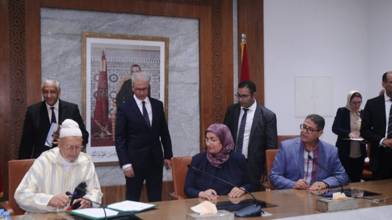 توقيع 21 اتفاقية شراكة خاصة بالشطر الأول لبرنامج أوراش عامة مؤقتة صادق عليها مجلس عمالة مراكش