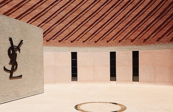 متحف « ايف سان لوران » يفتتح موسمه الجديد بمعرض للفنان ثيوفيل ديلاي