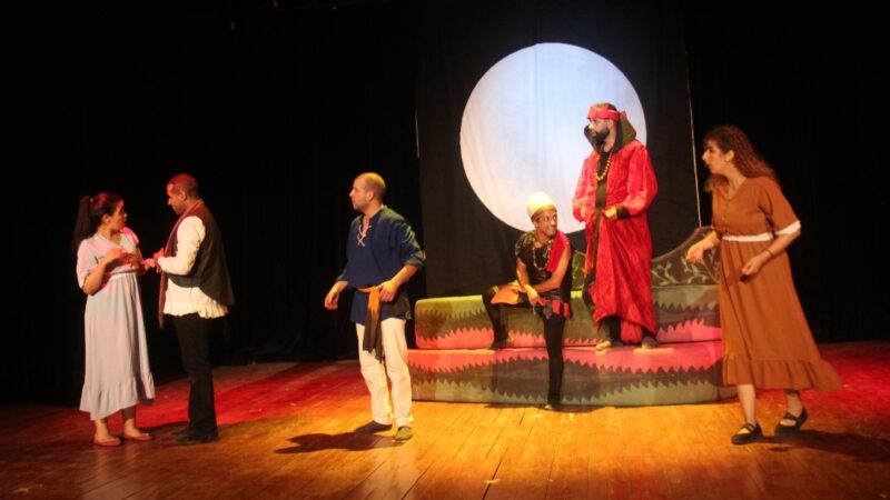 الفرقة المسرحية المراكشية « تراجيكوميديا » تبدأ جولتها الوطنية من بني ملال