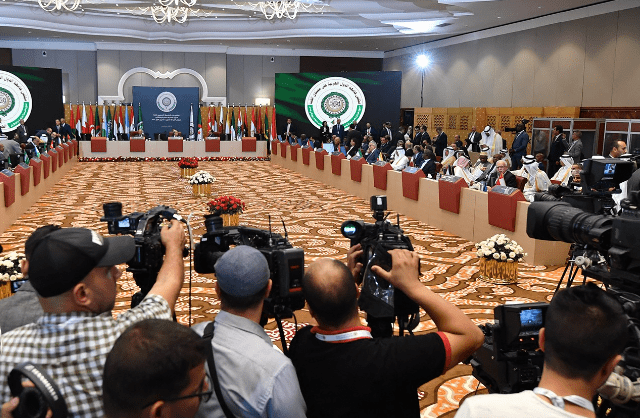 المجلس الوطني للصحافة يندد بحرمان الوفد الاعلامي المغربي من تغطية القمة العربية