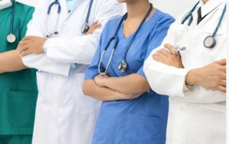 « التضييق على طبيبة » يوحد أطباء مراكش ويتوعدون مسؤول جهوي بالاحتجاج