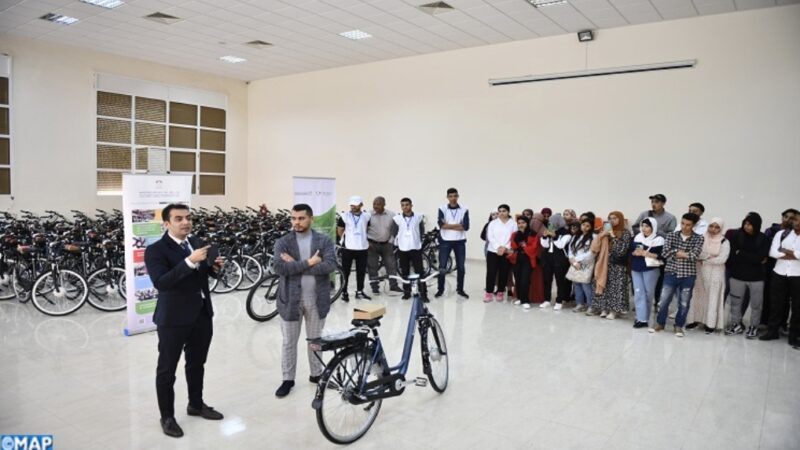 تمكين طلبة جامعة القاضي عياض من 143 دراجة كهربائية