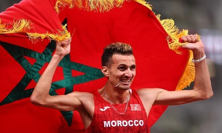 اختيار البطل المغربي البقالي كأحسن رياضي افريقي لسنة 2022