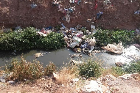 عدم إنهاء أشغال الصرف الصحي يسبب مشاكل لسكان بجماعة تمصلوحت