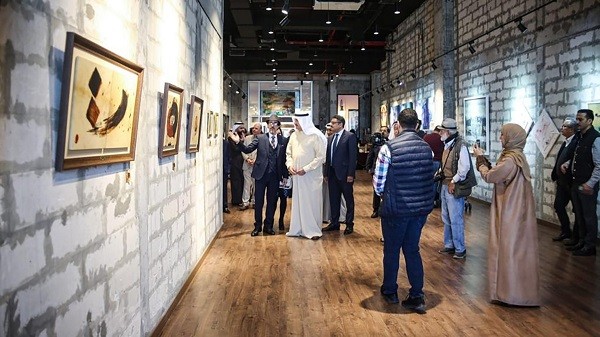 الفنان المراكشي فتاح بلالي يعرض أعماله الفنية في معرض بدولة البحرين