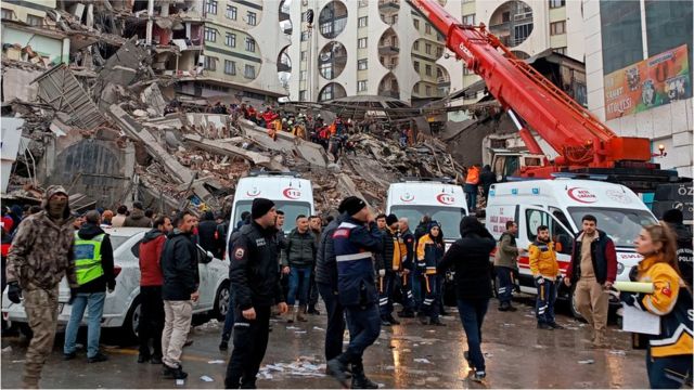 عدد ضحايا زلزال تركيا يقارب 40 ألف