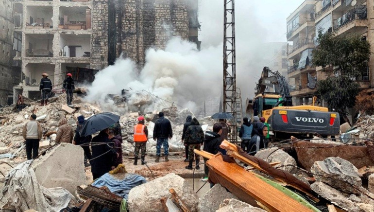 اطلاق نداء انساني لجمع التبرعات لضحايا زلزال سوريا وتركيا