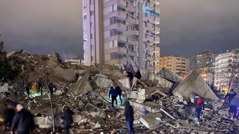 زلزال تركيا.. عدد القتلى يقترب من عتبة 7000