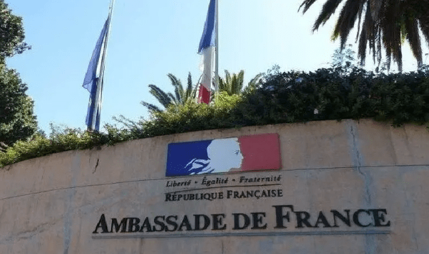 السفارة الفرنسية بالمغرب تنفي عرقلة القنصليات حصول الأئمة المغاربة على التأشيرات