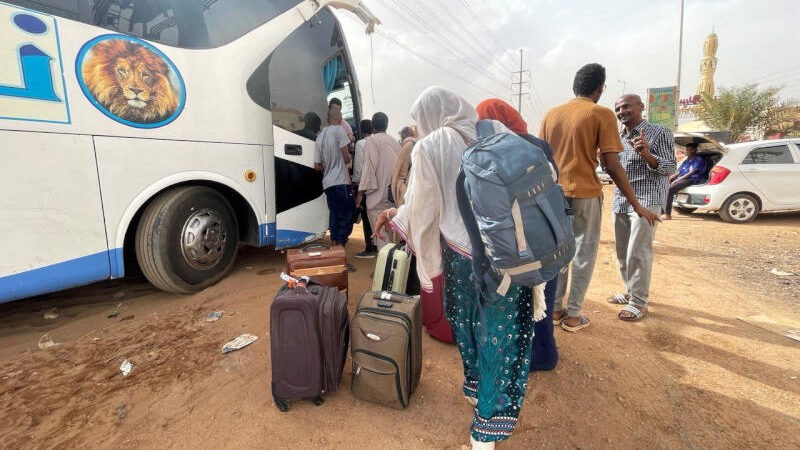 بعد التعليمات الملكية نقل 100 شخص من الجالية المغربية خارج السودان