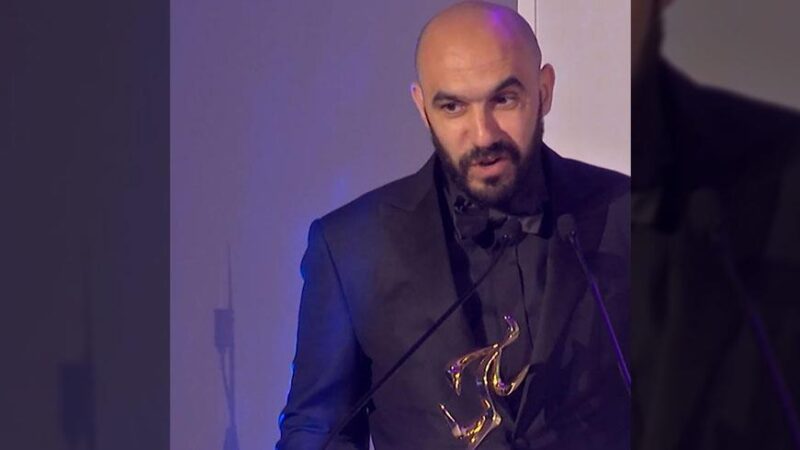 عاجل/ الركراكي يتوج بجائزة أفضل مدرب عربي عالمي