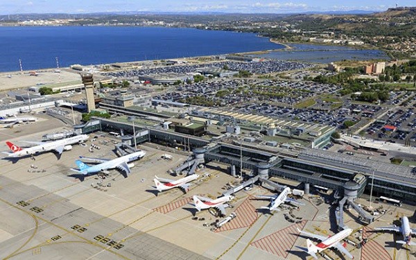 إضراب المراقبين الجويين في فرنسا يتسبب في إلغاء رحلات جوية بين مراكش ومارسيليا