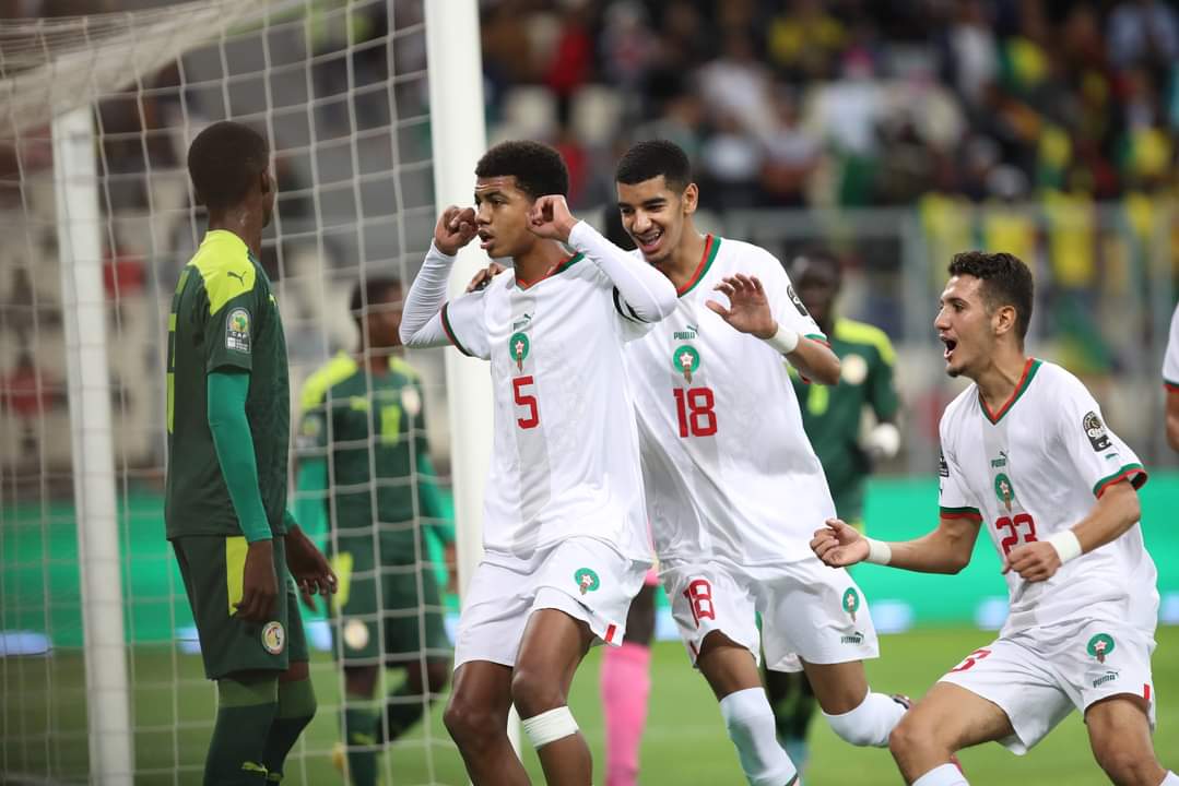 رغم ضياع الكأس..جلالة الملك يهنئ فتيان المنتخب الوطني