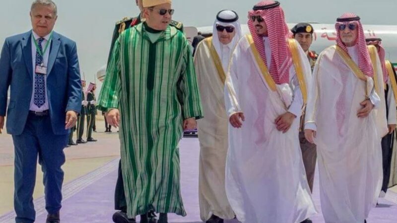 الأمير مولاي رشيد يحل بجدة لتمثيل صاحب الجلالة في القمة العربية