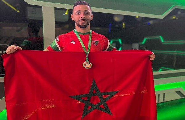 البطل المراكشي مهدي طهرجي يهدي المغرب ميدالية فضية في البطولة الأفرو-عربية للألعاب الالكترونية