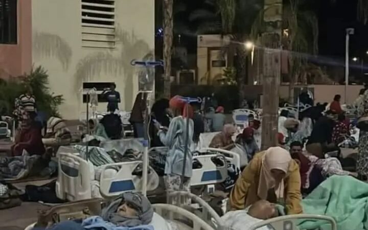 الهزة الأرضية: حالة استنفار قصوى في الأطقم الطبية والمستشفى الجامعي بمراكش يجلي المرضى خارج البناية